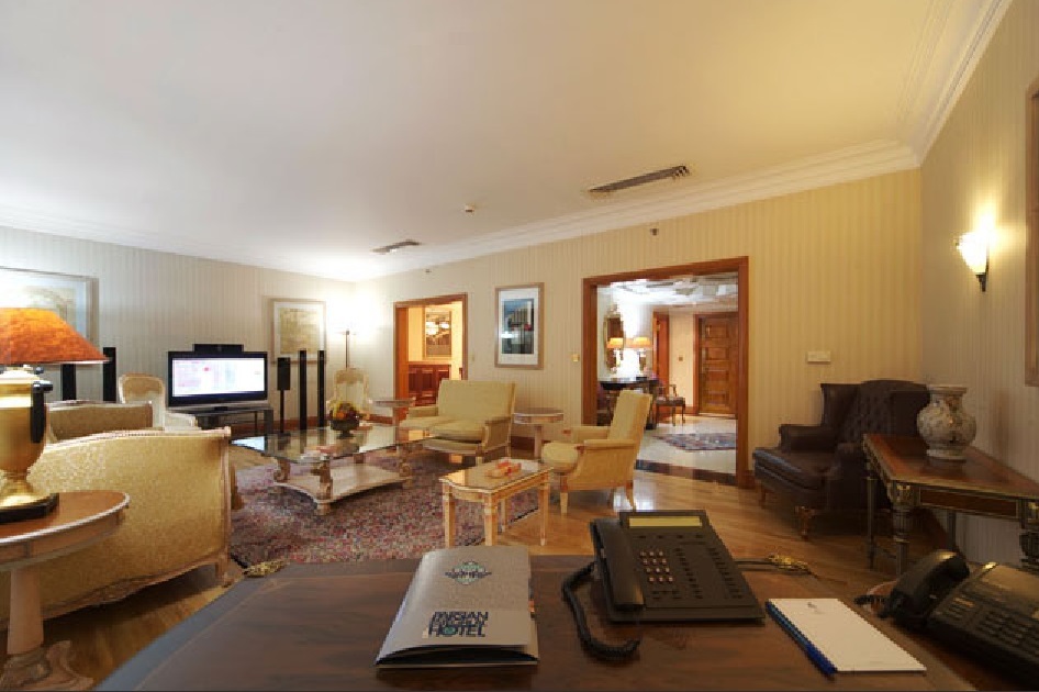 波斯·埃斯特赫拉尔酒店-官方