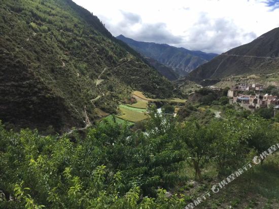 阿坝藏地人家特色民宿(中国熊猫大道分店)