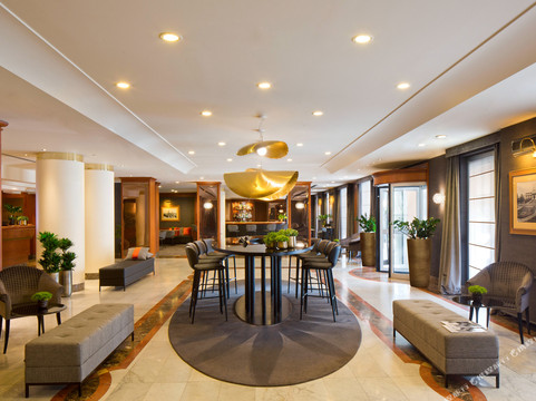 星际游客酒店主图