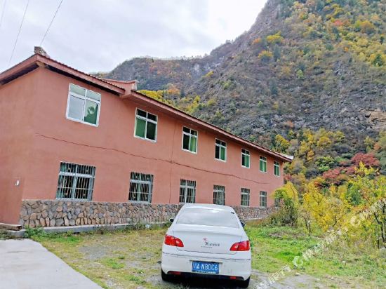 茂县八号营地客栈