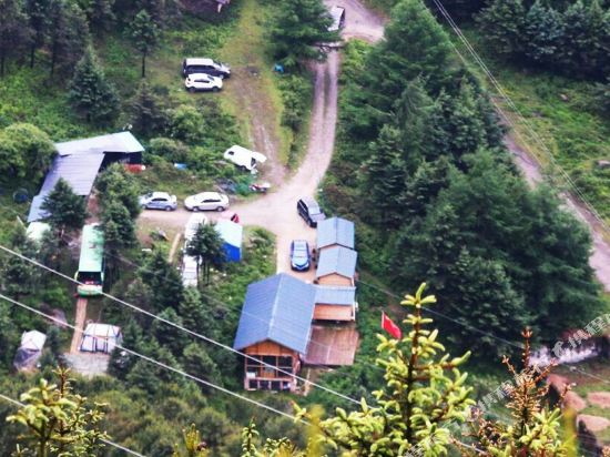 泸定二郎山汽车帐篷营地