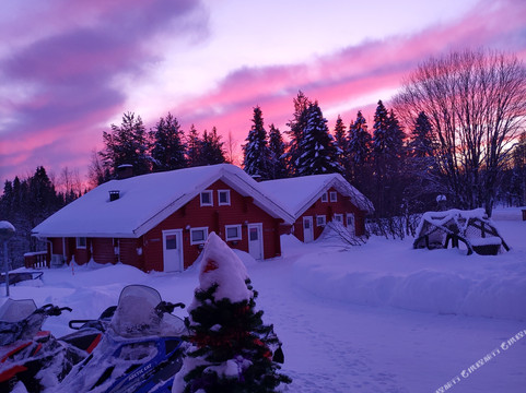 Luosto酒店住宿-Holiday Village Kuukiuru