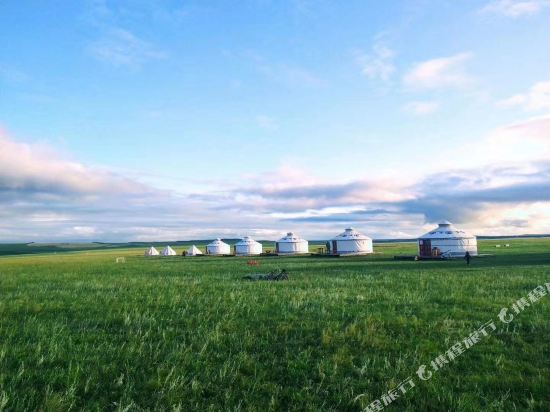 呼伦贝尔牧居原上蒙古包营地