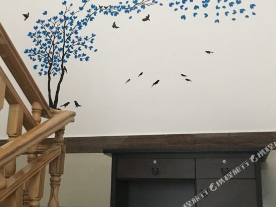 兴义花酒间民宿二号院