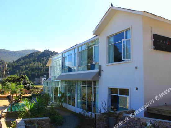 兴义万峰林一尺见山精品民宿