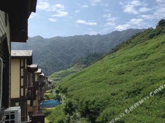 清远广州明月山溪舒适度假别墅(环山路分店)