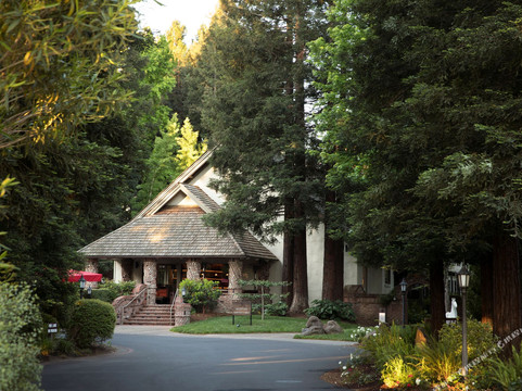 查理帕尔默哈维斯特酒店