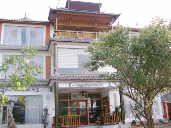 洱源世外梨园早安日月居湖景客栈