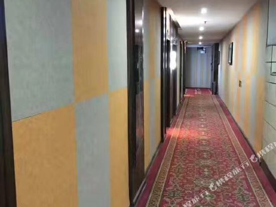 柳州雒容新东大酒店