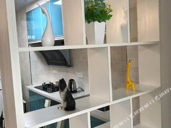 遵义奔驰的狼公寓