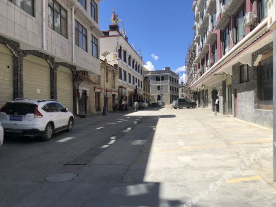 尚客优连锁酒店(日喀则赛马场路口店)