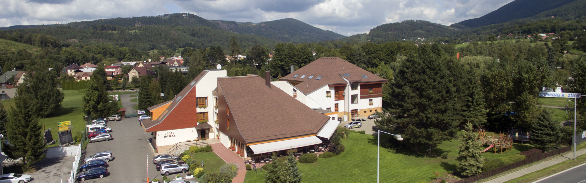 Wellness & Spa Hotel Horal-官方