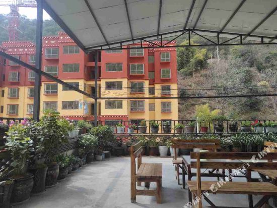 虎跳峡悦和酒店