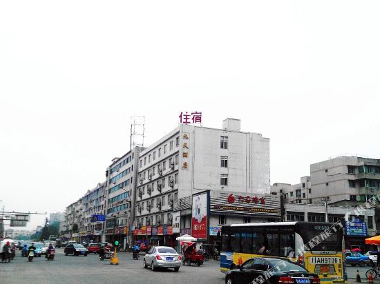 九天酒店(成都新都宝光寺店)