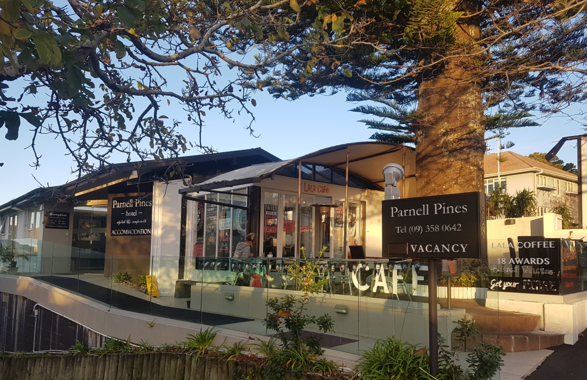 帕内尔松木酒店-官方