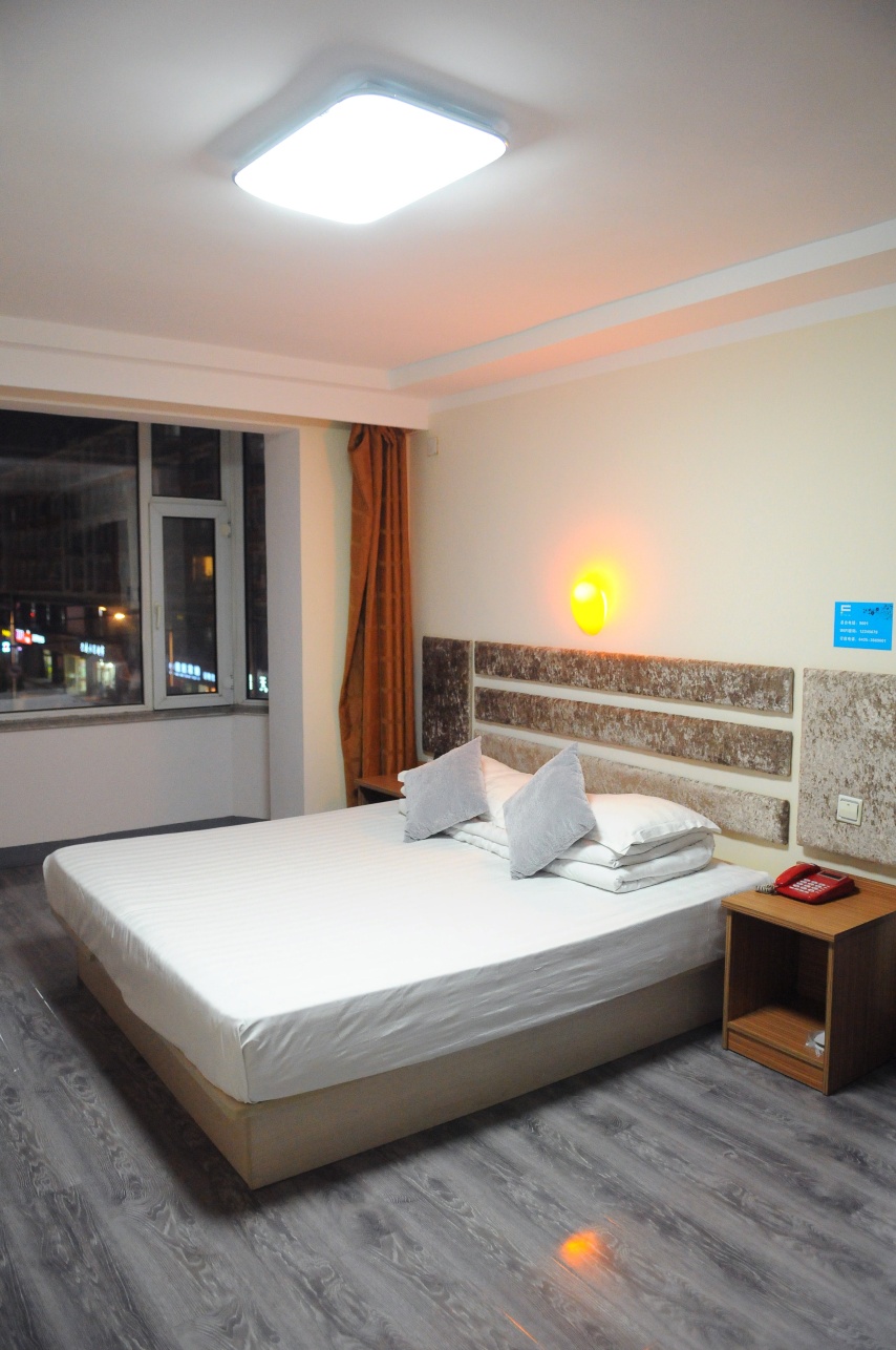 E＋概念宾馆(通化中心医院店)-官方