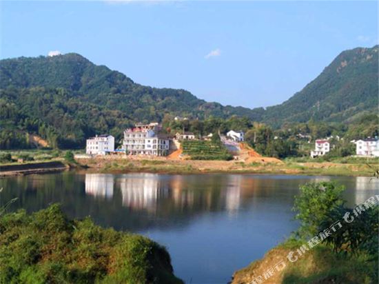 黄山湖韵山庄