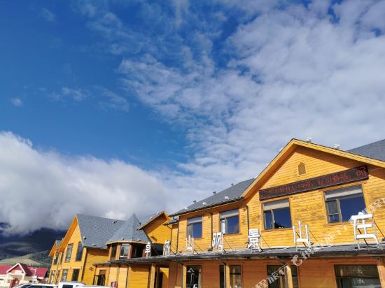 祁连卓尔山观景山庄