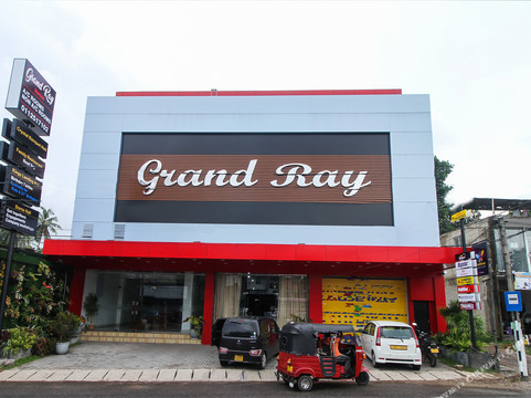 Grand Ray Hotel