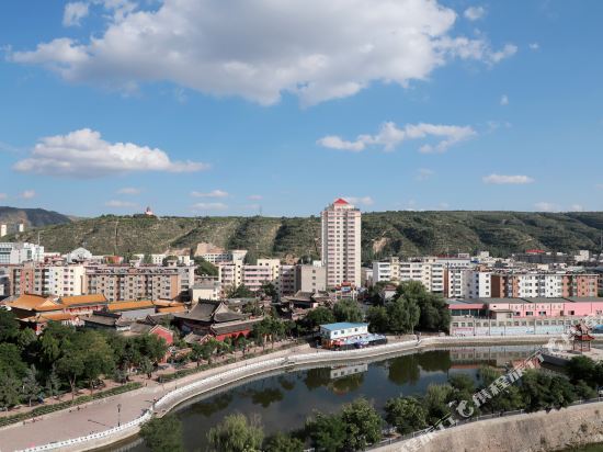 怡莱精品酒店(定西玉湖公园店)