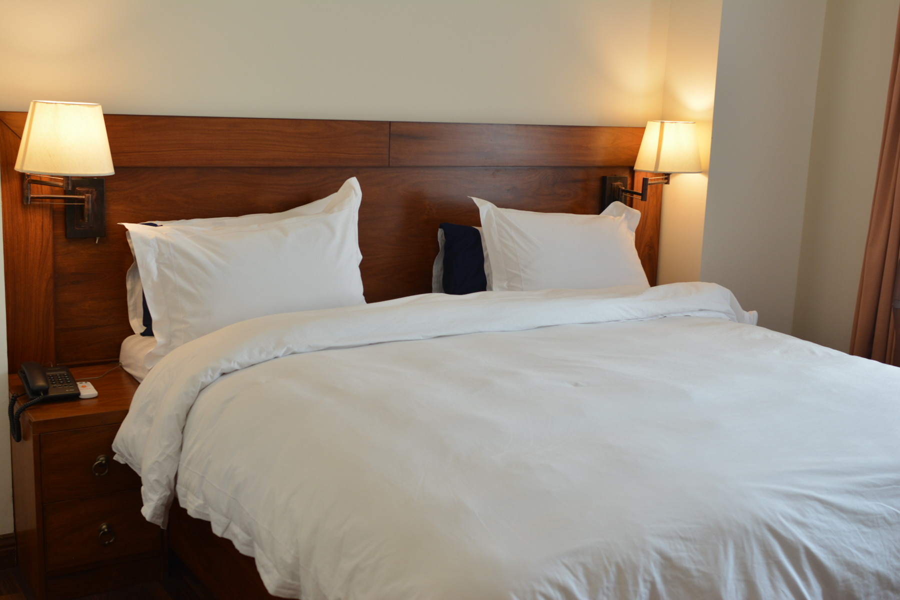 啄木鸟套房酒店-官方