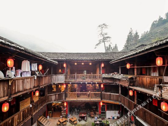 南靖土楼妹和容庄