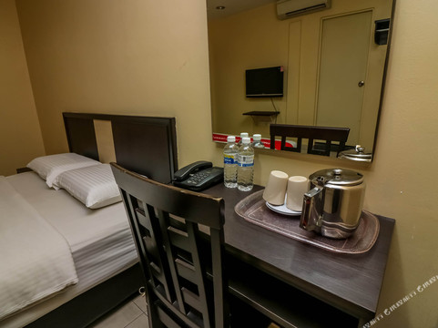 柔佛州八星广场尼达酒店 - 芬恩旅馆酒店