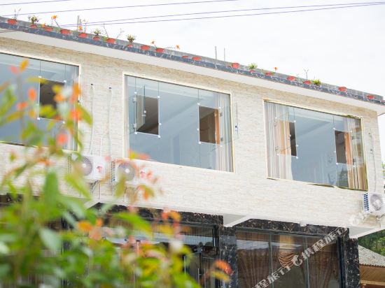 碧峰峡金山阁熊猫酒店