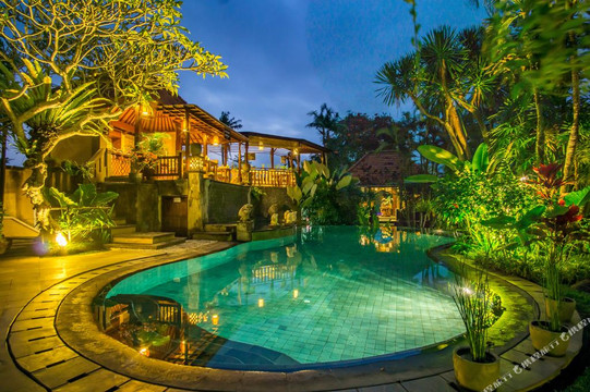 索尼娅乌布别墅酒店主图