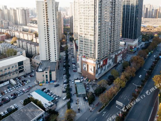 如家酒店(西安凤城五路赛高街区地铁站店)