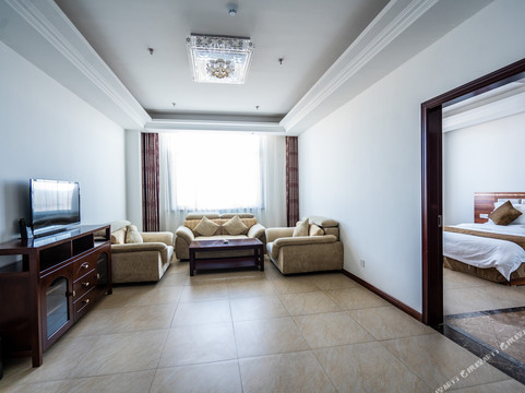 牙克石中冠酒店