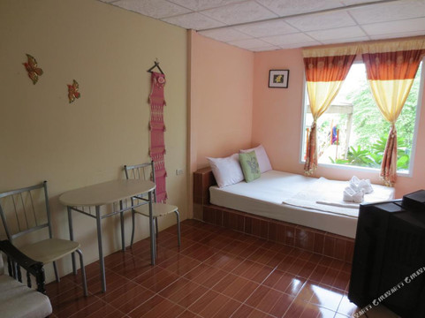 Baan Ton Nam Resort Suan Phueng