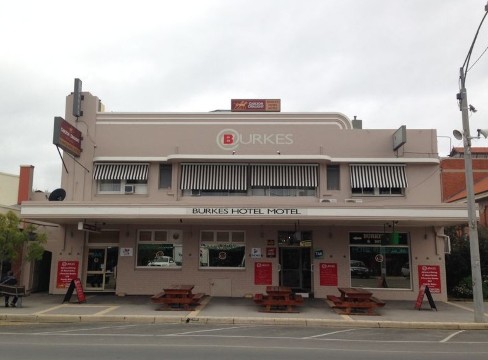 伯克酒店汽车旅馆-官方