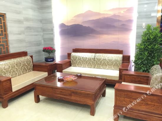 荆州嘉铂瑞酒店