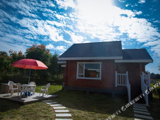 明光八岭湖木屋旅馆