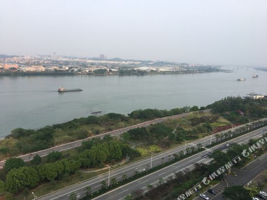 江门何陈杰公寓