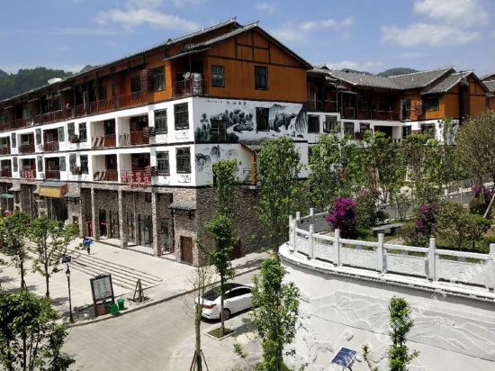 荔波大小七孔东门酒店