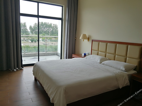 金湖燕来居酒店