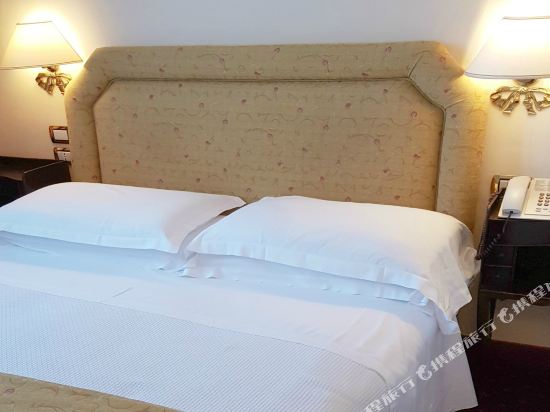Hotel Biasutti Room Type - Small Double Room with French Double Bed Hotel Biasutti Room Type - Small Double Room with French Double Bed