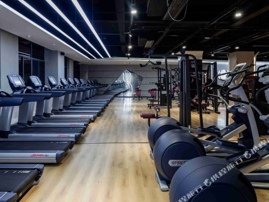 健身娱乐设施