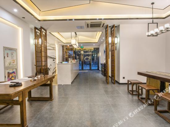 苏州山塘河畔·古城门文化酒店