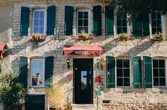 Anglade酒店住宿-Auberge Du Porche