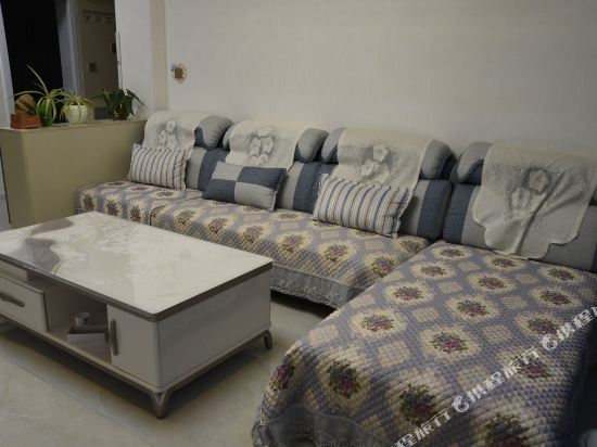 嘉峪关方特南湖家庭舒适公寓（三室两厅）