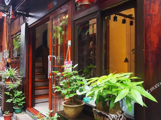 凤凰随遇江景民宿