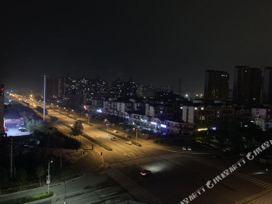 荥阳中多智汇酒店