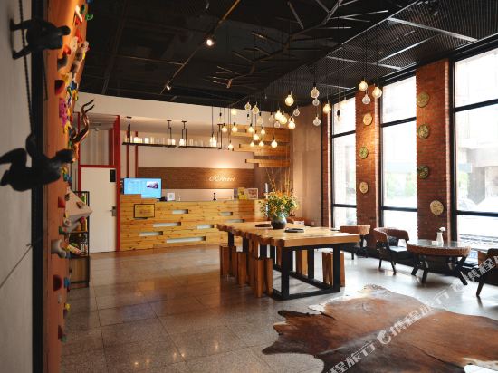 如家朗云睿柏·云酒店(平山荷花楼县标店)