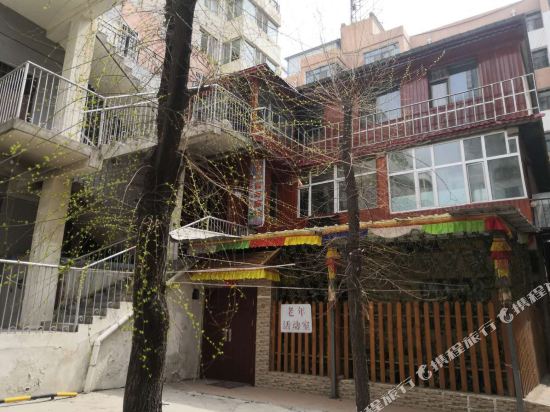 西宁鹤鹏日租房