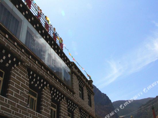 稻城贡嘎上弦酒店
