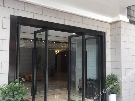 喜波大酒店(稻城亚丁店)