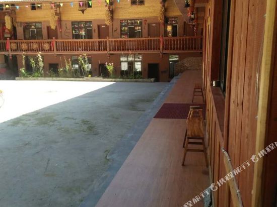 绵阳小寨子沟西窝羌寨客栈(西窝羌寨山庄分店)